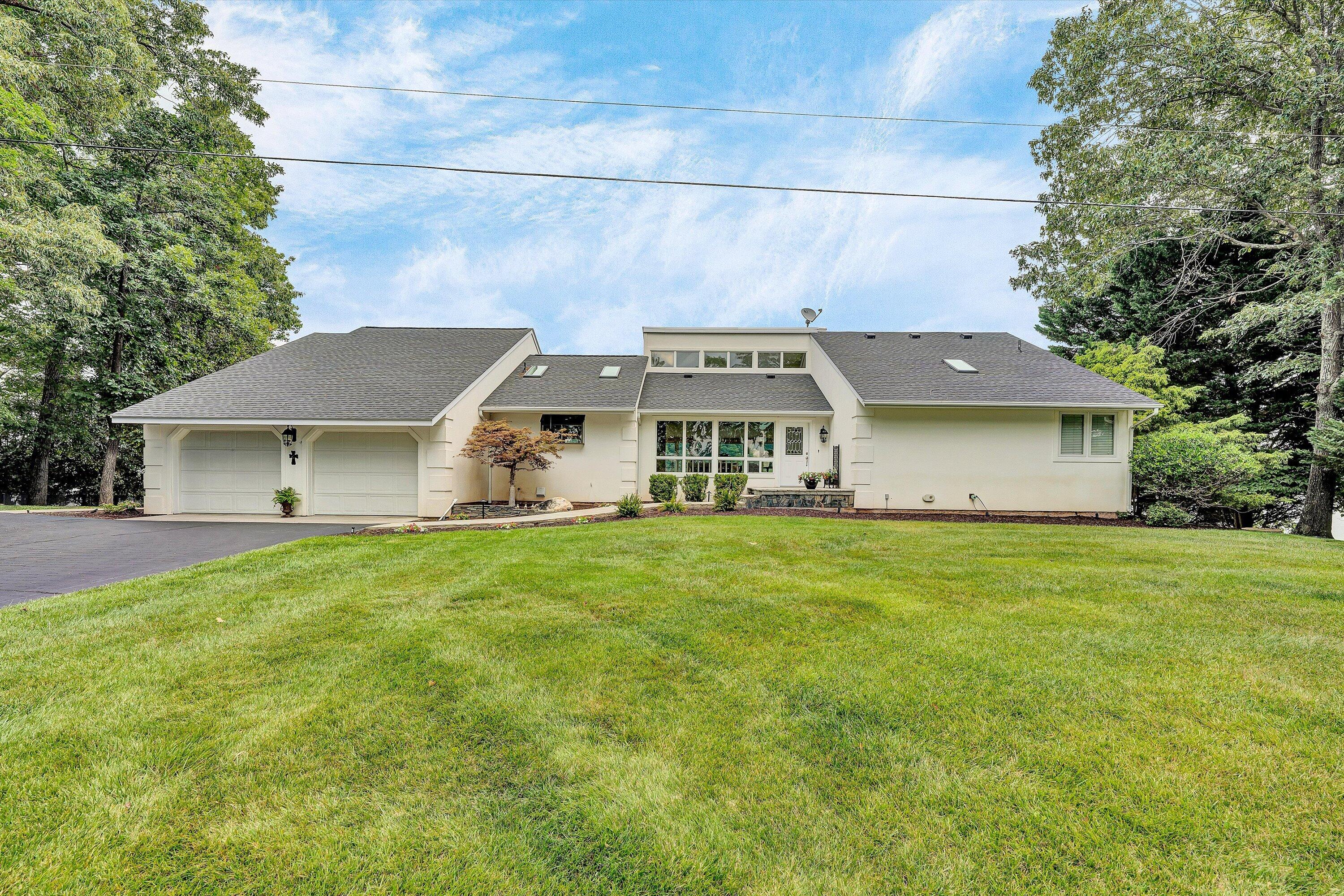 2455 Merriman Way Road Moneta, VA 24121 - Photo 9 of 83 08-DSC00553