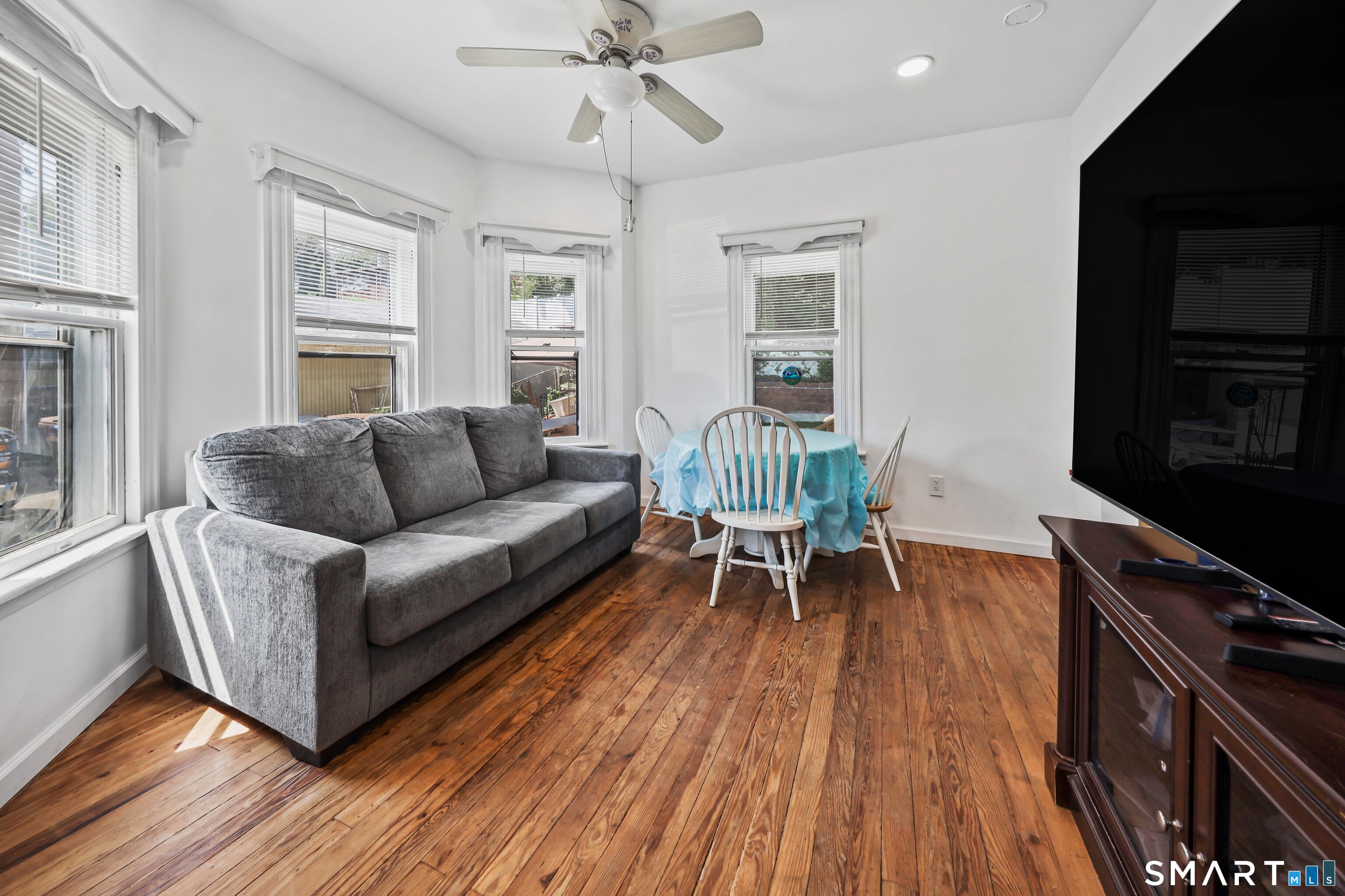 339 River Road Shelton, CT 06484 - Photo 14 of 36