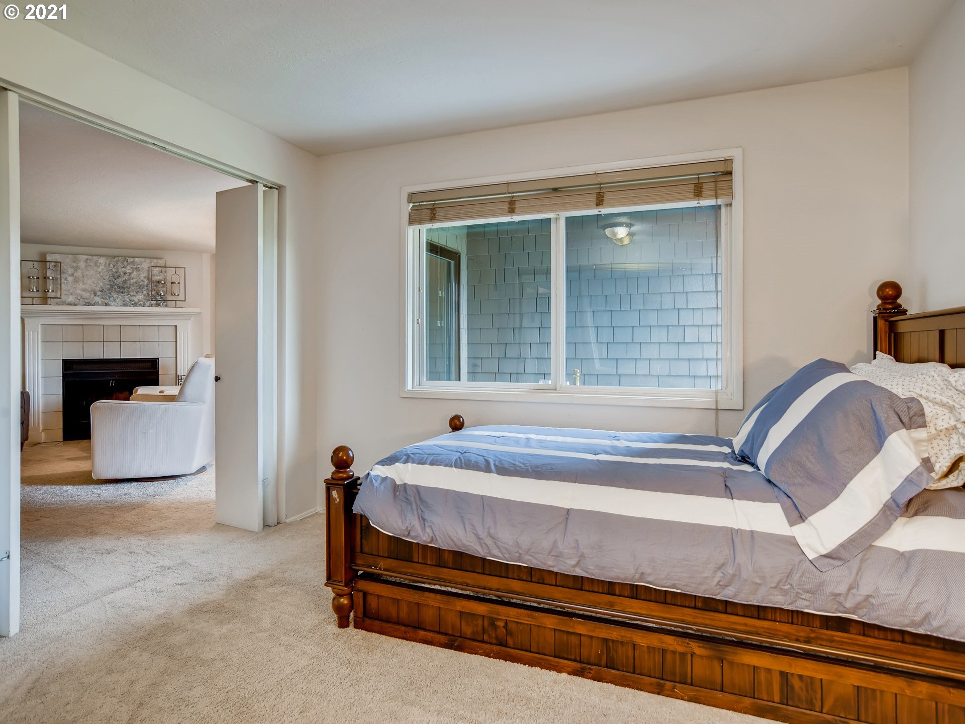 5630 South Riverside Lane, Unit 5 Portland, OR 97239 - Photo 21 of 28 Gallery Image 21
