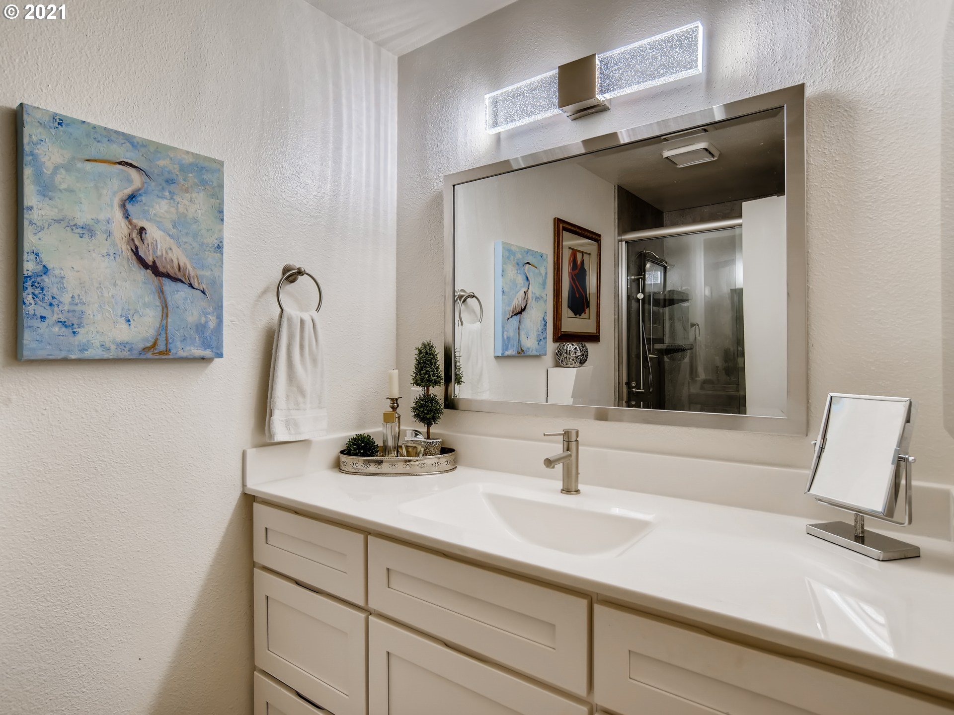 5630 South Riverside Lane, Unit 5 Portland, OR 97239 - Photo 22 of 28 Gallery Image 22