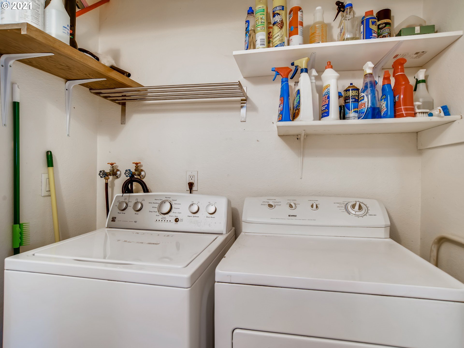 5630 South Riverside Lane, Unit 5 Portland, OR 97239 - Photo 24 of 28 Gallery Image 24