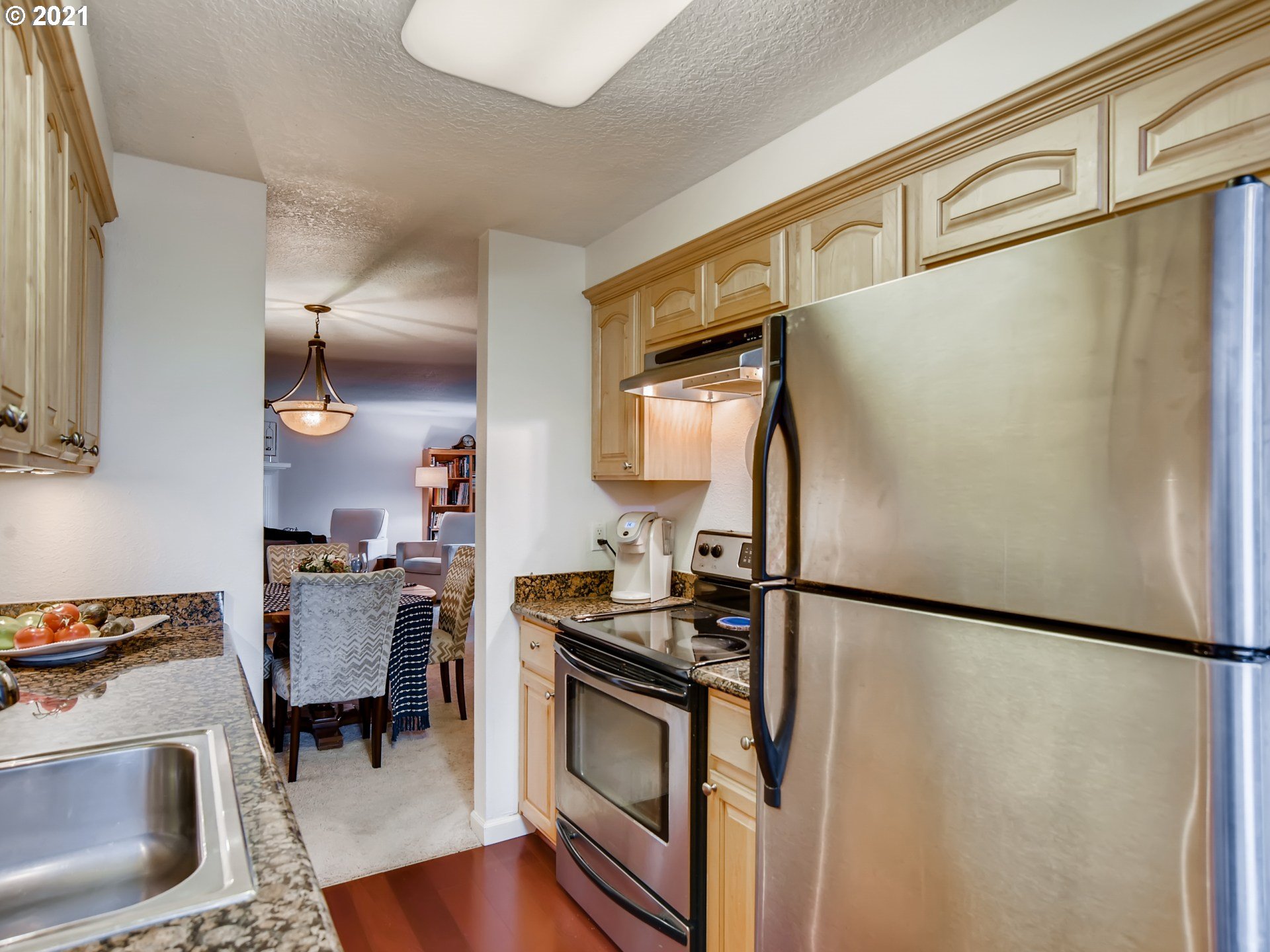 5630 South Riverside Lane, Unit 5 Portland, OR 97239 - Photo 10 of 28 Gallery Image 10