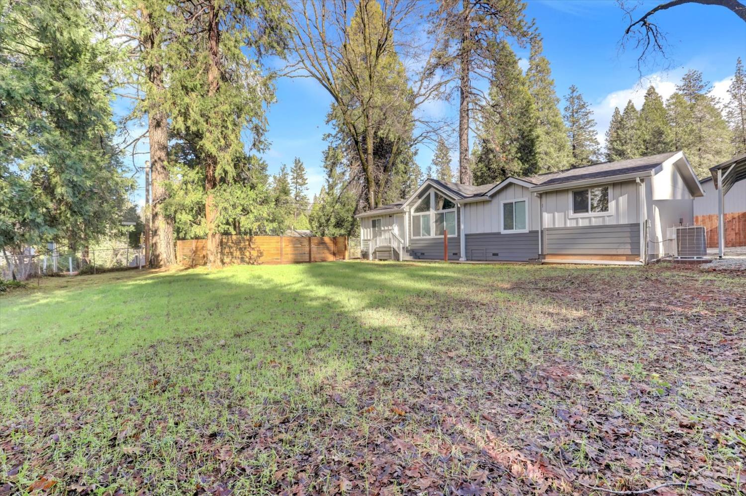 11195 Alpine Lane Grass Valley, CA 95945 - Photo 57 of 71 front view of a house with a big yard