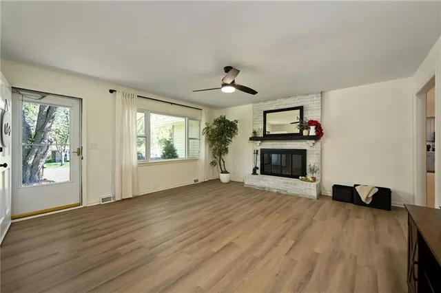 $355,000 | 945 Glengera Street, Peculiar, MO 64078