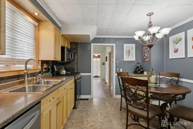 $649,000 | 109 North 2nd Avenue, Highland Park, NJ 08904