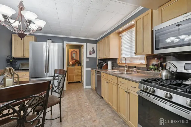 $649,000 | 109 North 2nd Avenue, Highland Park, NJ 08904