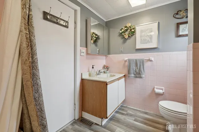 $649,000 | 109 North 2nd Avenue, Highland Park, NJ 08904