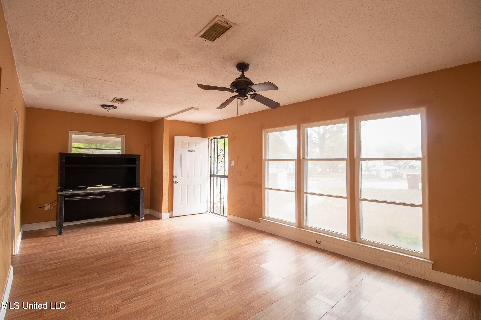 1703 Ridgeway Drive Biloxi, MS 39531 - Photo 5 of 14 1703 Ridgeland-99010