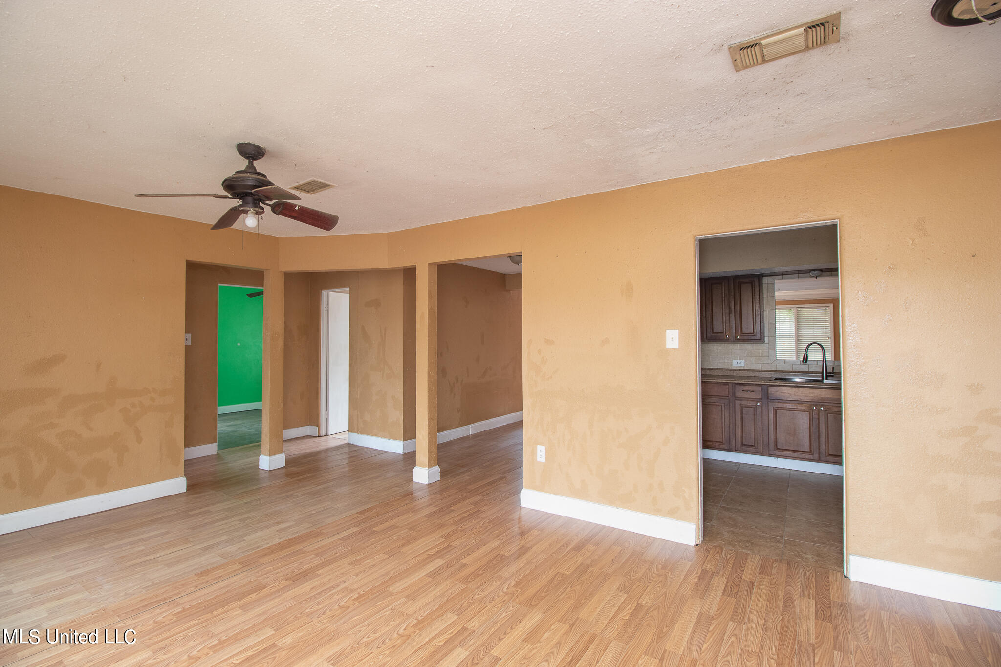 1703 Ridgeway Drive Biloxi, MS 39531 - Photo 8 of 14 1703 Ridgeland-99004