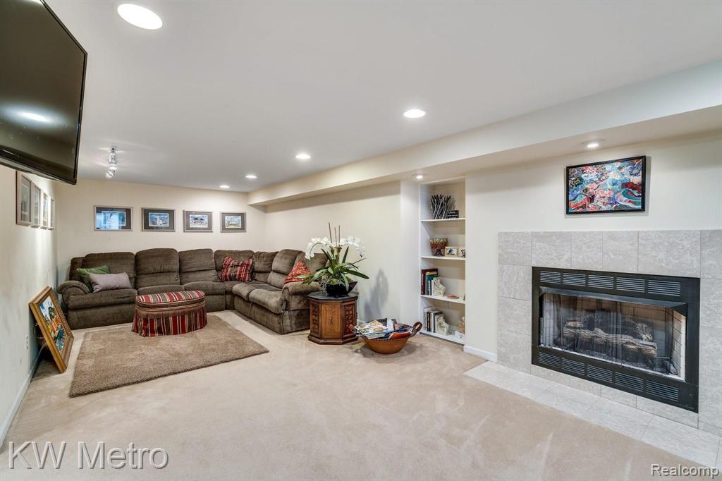 323 Shellbourne Drive Rochester, MI 48309 - Photo 50 of 62