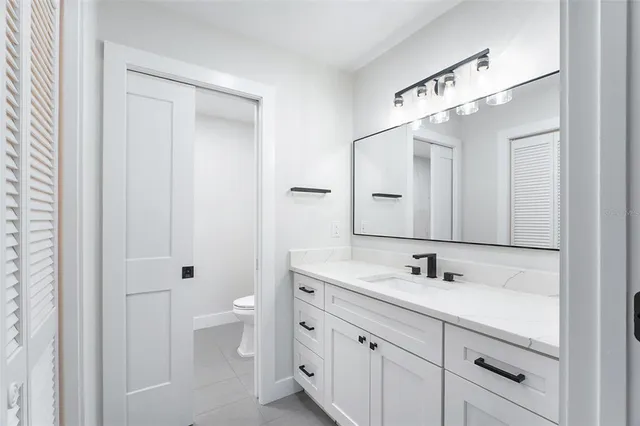 a view of a room with shelf