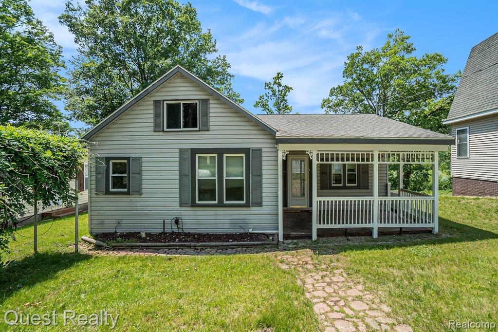 2142 Walter Road Beaverton, MI 48612 - Photo 1 of 35