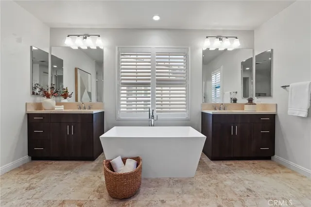 $2,485,000 | 5567 Heritage Oak Drive, Lake Forest, CA 92679