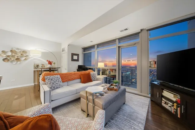 $425,000 | 303 West Ohio Street, Unit 3502, Chicago, IL 60654