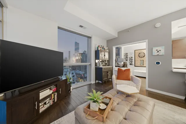 $425,000 | 303 West Ohio Street, Unit 3502, Chicago, IL 60654