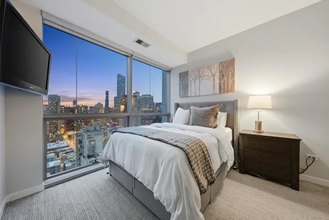 $425,000 | 303 West Ohio Street, Unit 3502, Chicago, IL 60654