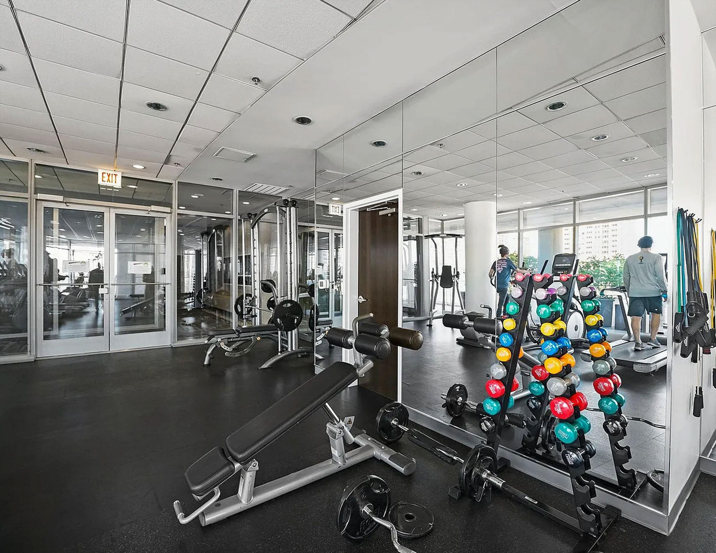 303 West Ohio Street, Unit 3502 Chicago, IL 60654 - Photo 35 of 41 a view of a room with gym equipment