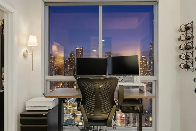 $425,000 | 303 West Ohio Street, Unit 3502, Chicago, IL 60654