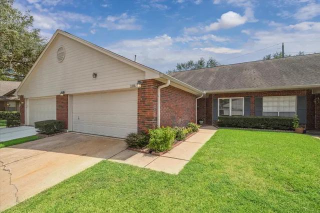 $275,000 | 3326 South Country Meadows Lane, Pearland, TX 77584