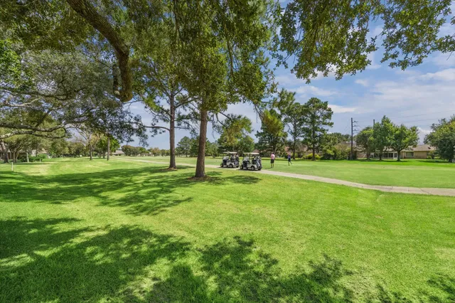 $275,000 | 3326 South Country Meadows Lane, Pearland, TX 77584