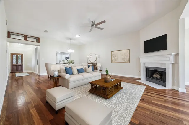 $275,000 | 3326 South Country Meadows Lane, Pearland, TX 77584