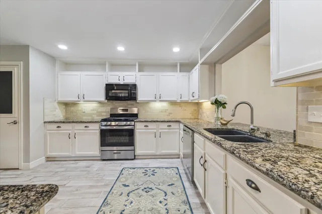 $275,000 | 3326 South Country Meadows Lane, Pearland, TX 77584