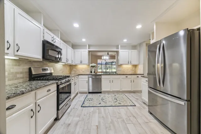 $275,000 | 3326 South Country Meadows Lane, Pearland, TX 77584