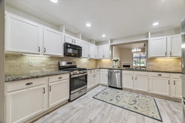 $275,000 | 3326 South Country Meadows Lane, Pearland, TX 77584