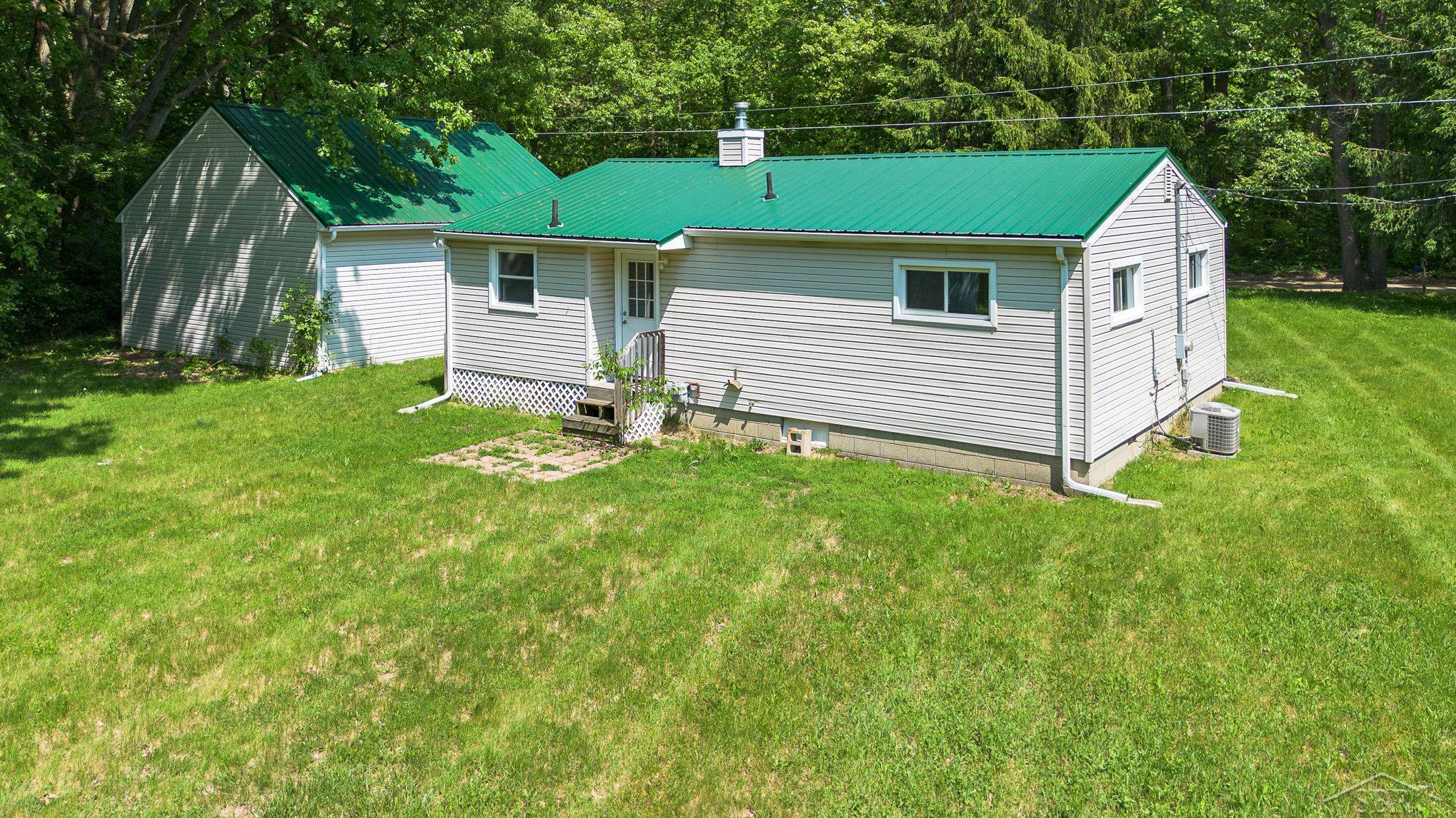 229 South Van Road Holly, MI 48442 - Photo 31 of 35 50142938-c5200c7b-c584-4660-9f2c-64d7a0c3e65b.JPG