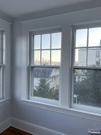 $2,500 | 621 Undercliff Avenue, Unit 2, Edgewater, NJ 07020