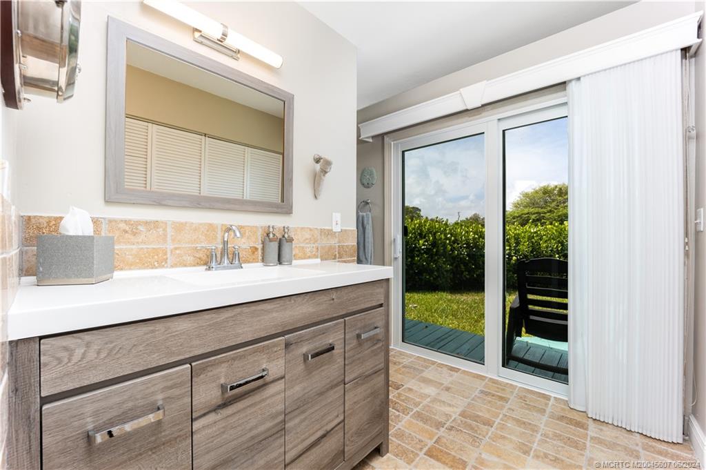 4642 Southeast Shady Ridge Lane Stuart, FL 34997 - Photo 16 of 34 Primary ensuite bathroom