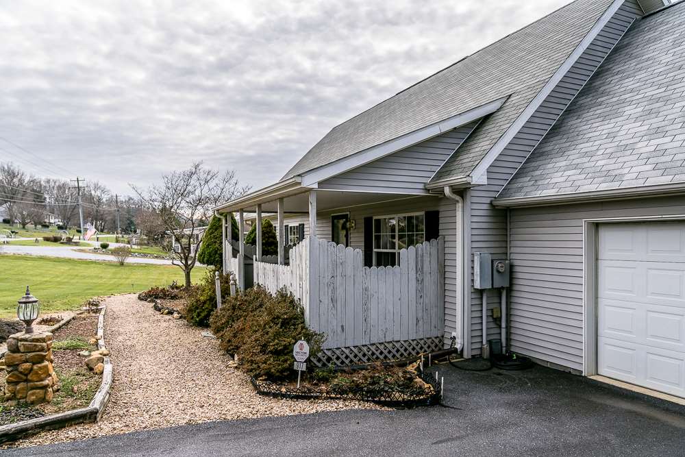 917 Patton Farm Road Stuarts Draft, VA 24477 - Photo 12 of 24 Gallery Image 12
