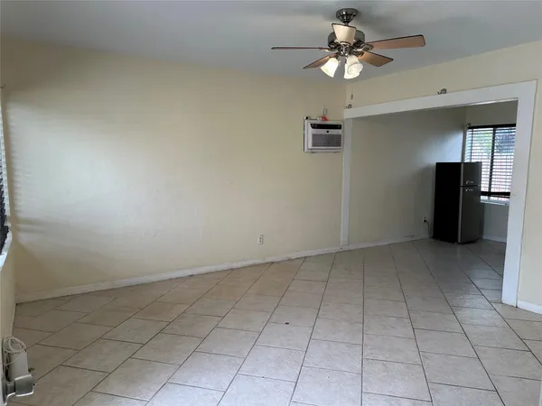 $1,750 | 1213-1217 Southwest 3rd Avenue, Unit 1215, Dania Beach, FL 33004