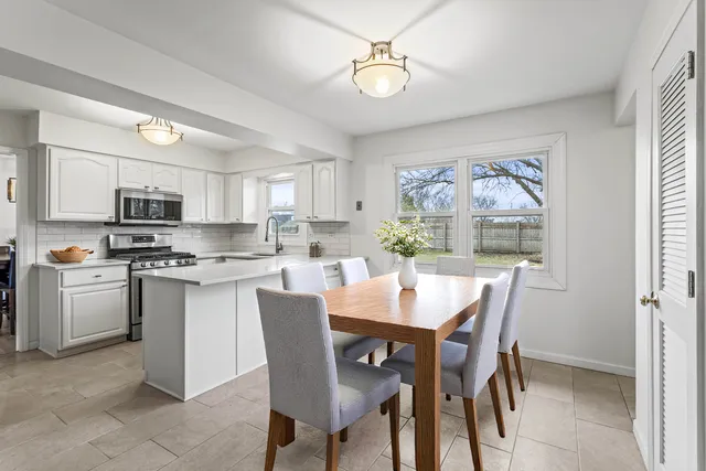 $619,000 | 7209 Grant Street, Darien, IL 60561