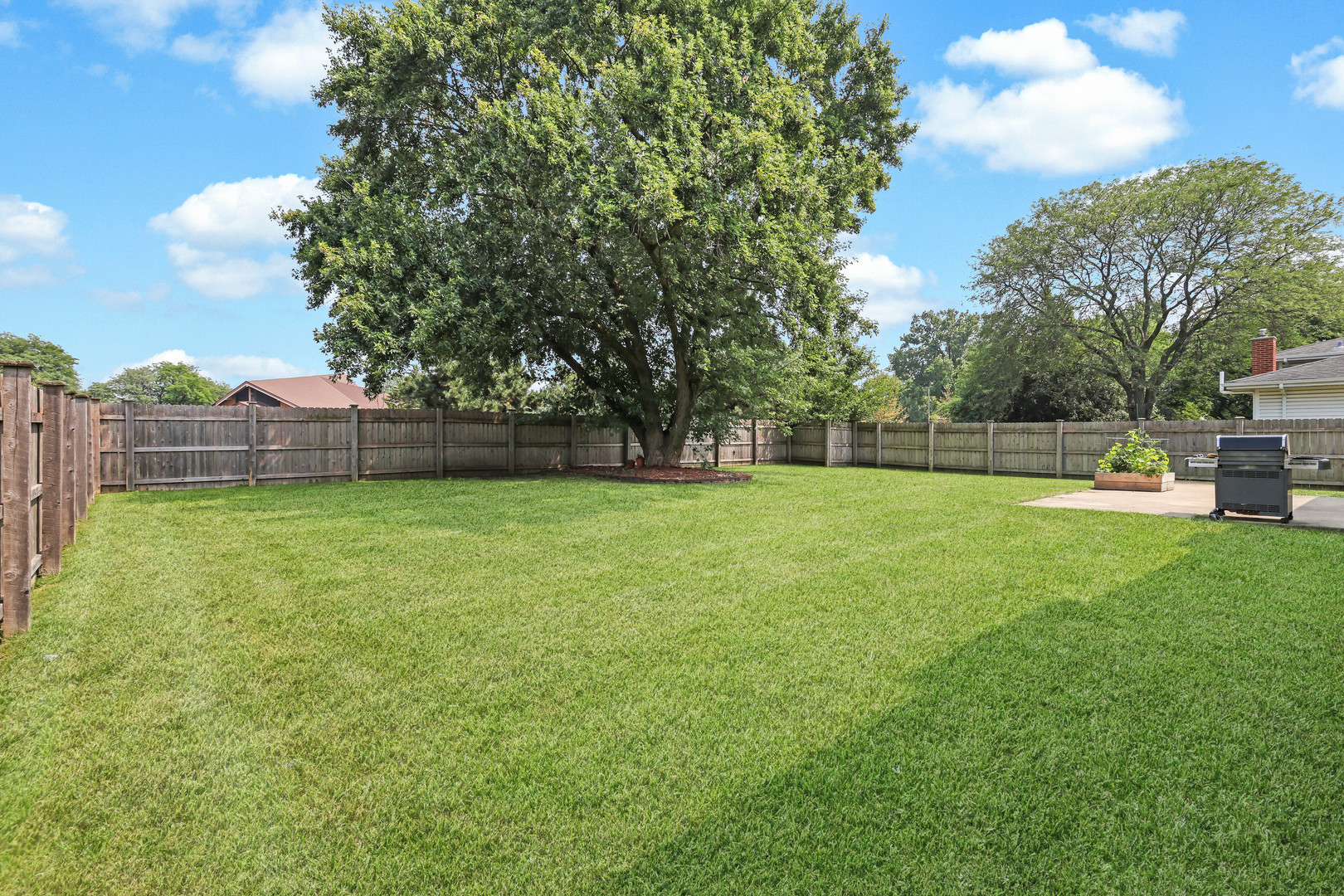 7209 Grant Street Darien, IL 60561 - Photo 4 of 37