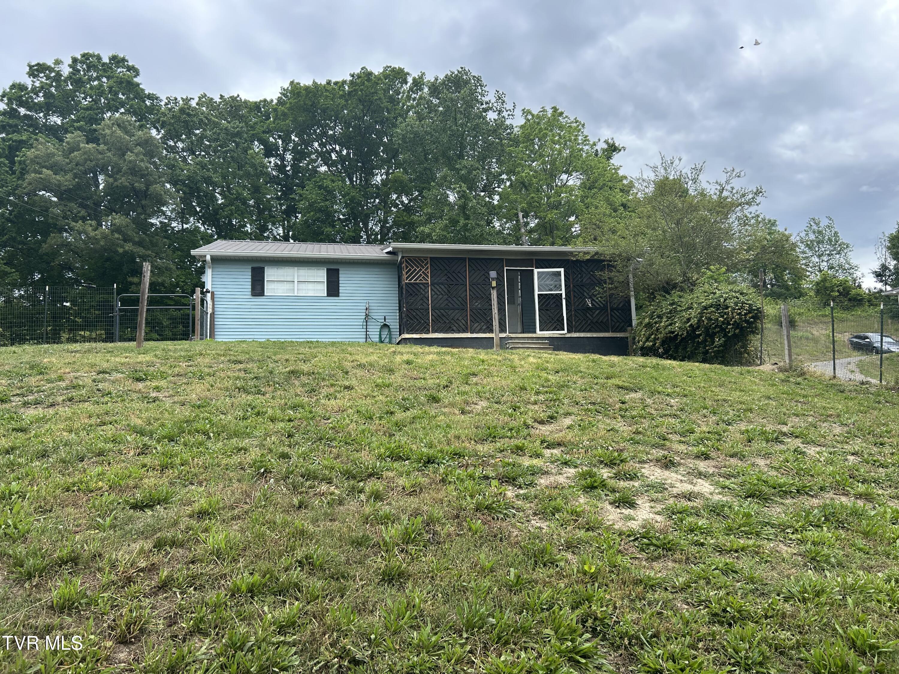 281 Webb Road Rogersville, TN 37857 - Photo 2 of 33 IMG_0472