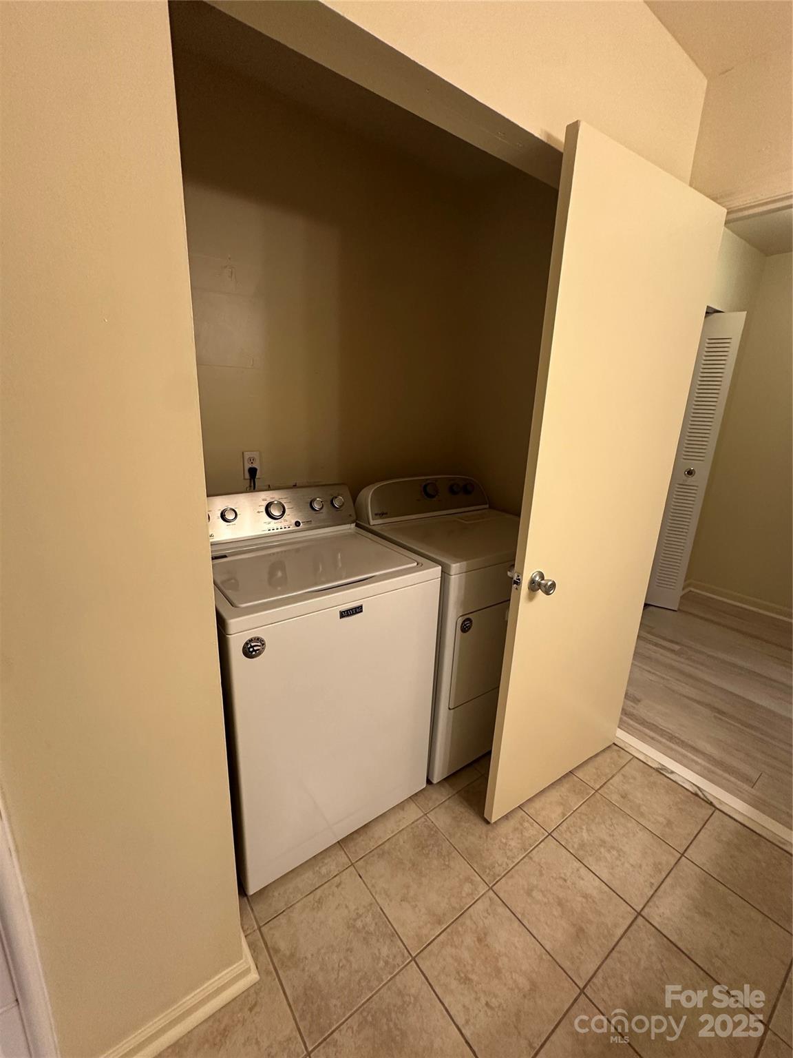 8816 Hunter Ridge Drive Charlotte, NC 28226 - Photo 10 of 14 a utility room with dryer and washer