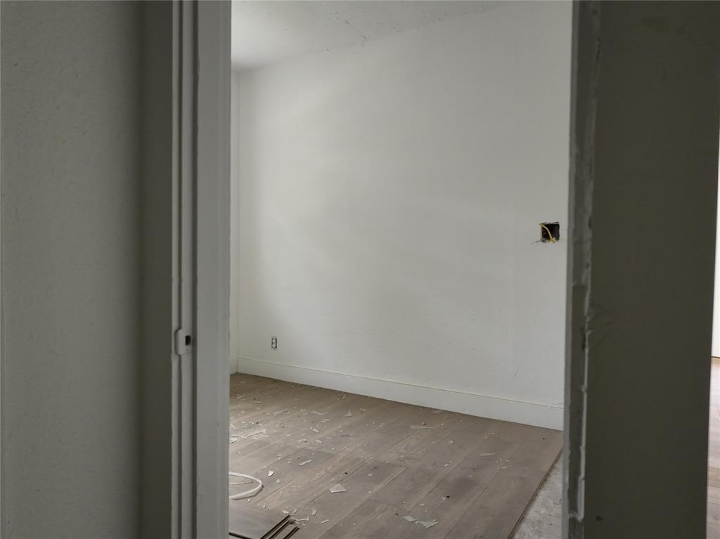 1428 Texas Street Vernon, TX 76384 - Photo 16 of 30 a view of closet