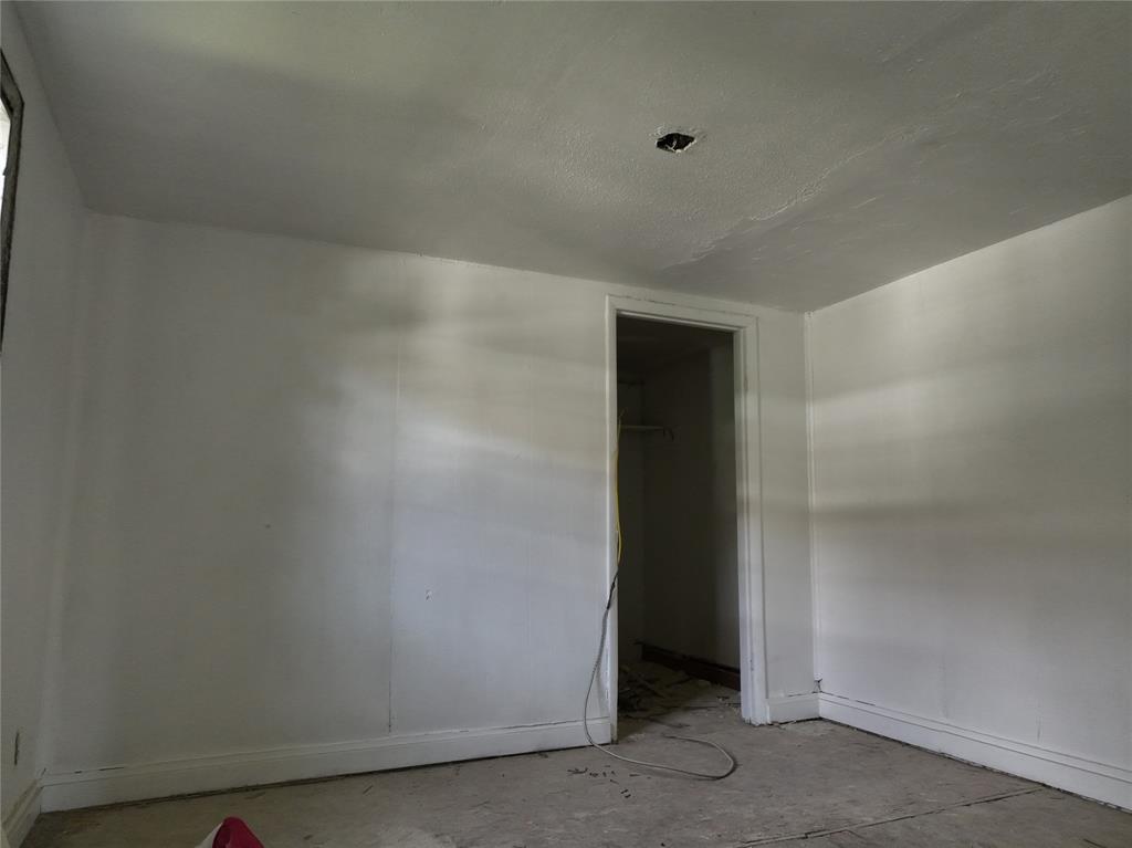 1428 Texas Street Vernon, TX 76384 - Photo 27 of 30 a view of an empty room