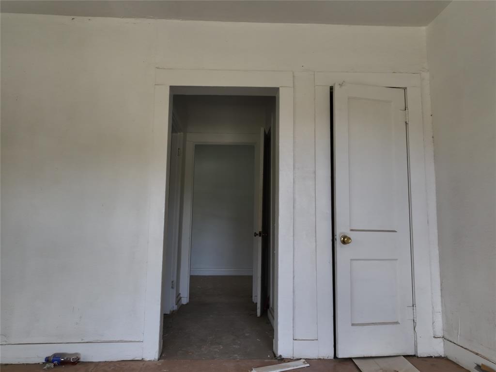 1428 Texas Street Vernon, TX 76384 - Photo 29 of 30 a view of an empty room