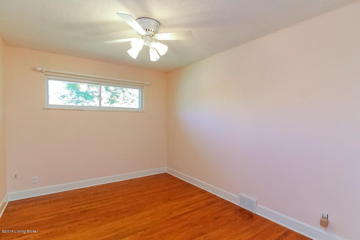 4218 Dolphin Road Louisville, KY 40220 - Photo 29 of 49 0023