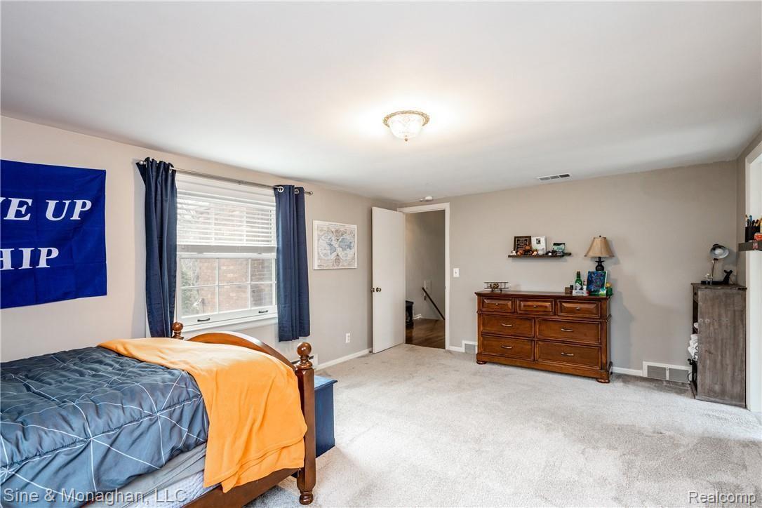 179 Stephens Road Grosse Pointe, MI 48236 - Photo 42 of 81 179 Stephens L002.jpg