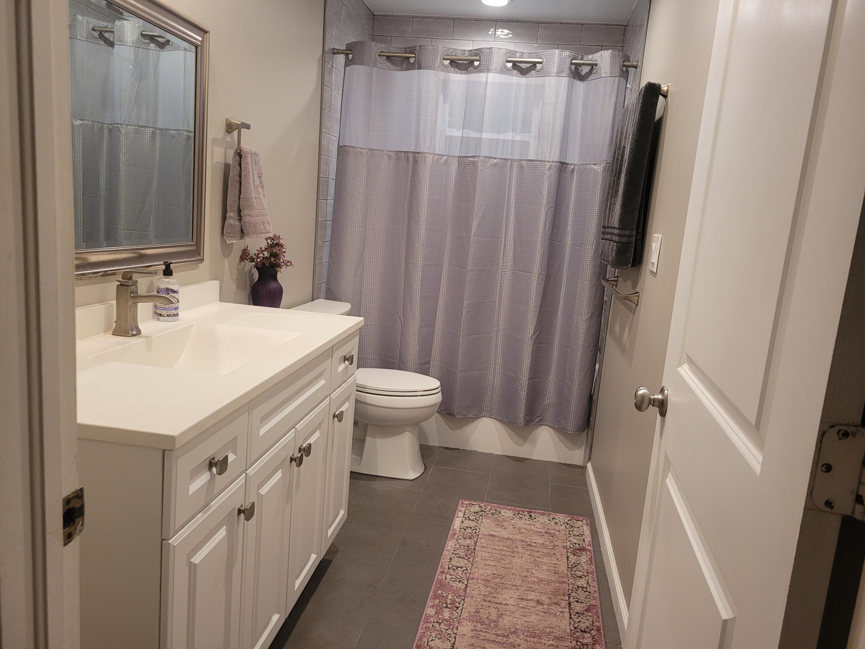 13976 153rd Road North Jupiter, FL 33478 - Photo 11 of 21 2nd bath