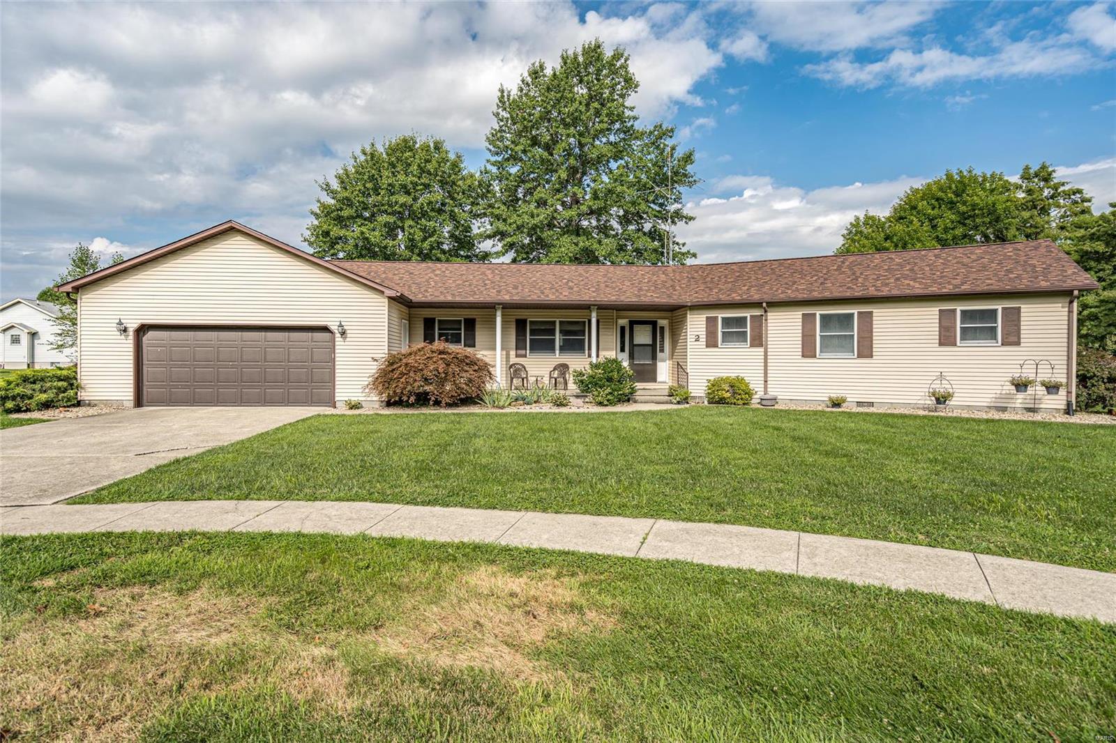 2 Ridge Drive Litchfield, IL 62056 - Photo 1 of 33 Gallery Image 1