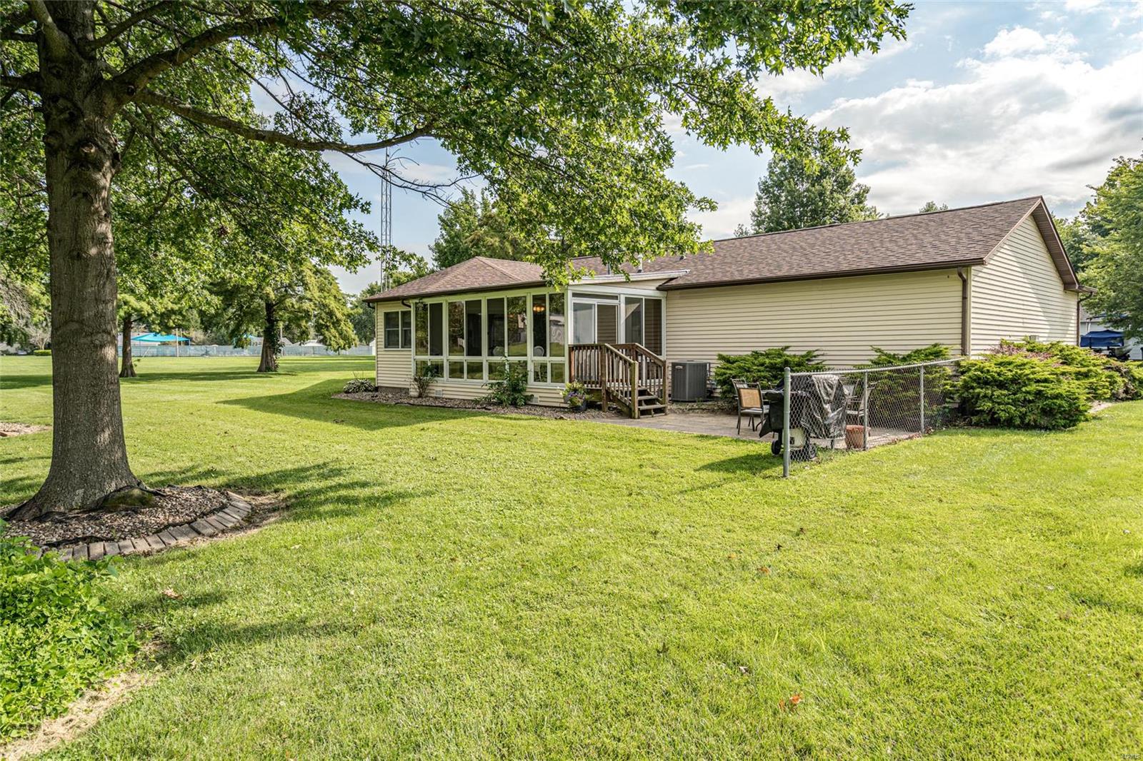 2 Ridge Drive Litchfield, IL 62056 - Photo 14 of 33 Gallery Image 14