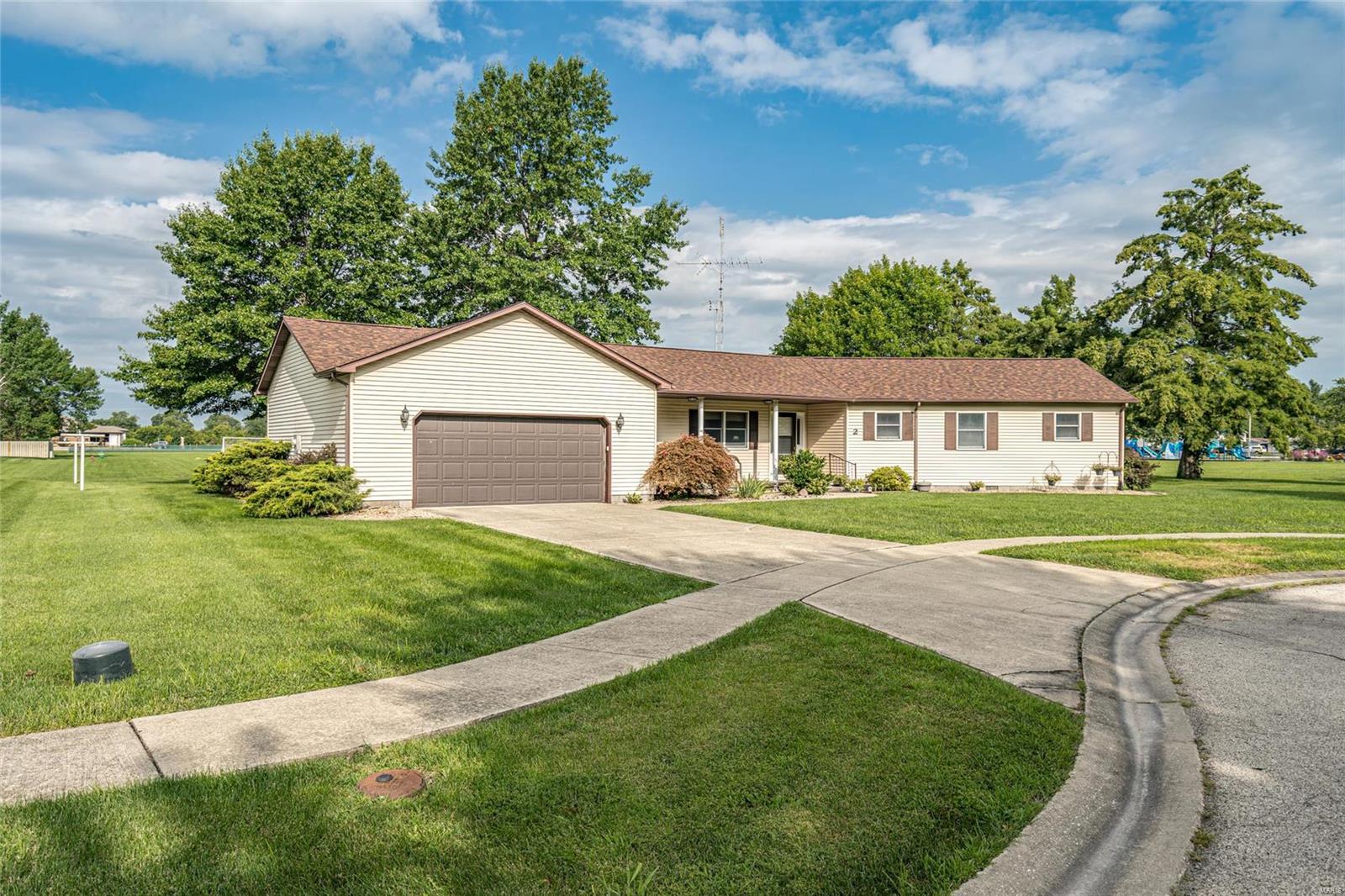 2 Ridge Drive Litchfield, IL 62056 - Photo 6 of 33 Gallery Image 6