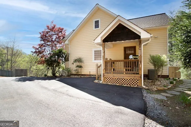 $522,500 | 105 Sharons Valley, Hayesville, NC 28904