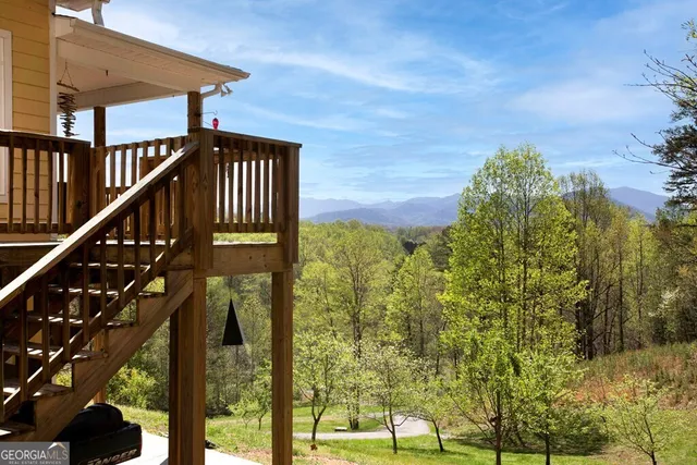 $522,500 | 105 Sharons Valley, Hayesville, NC 28904