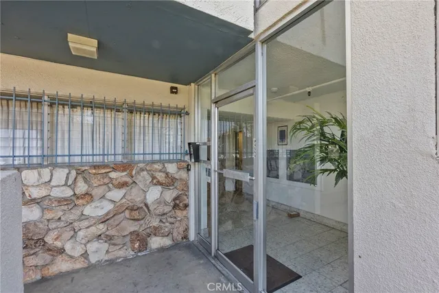 $949,000 | 1126 North Central Avenue, Unit 101, Glendale, CA 91202