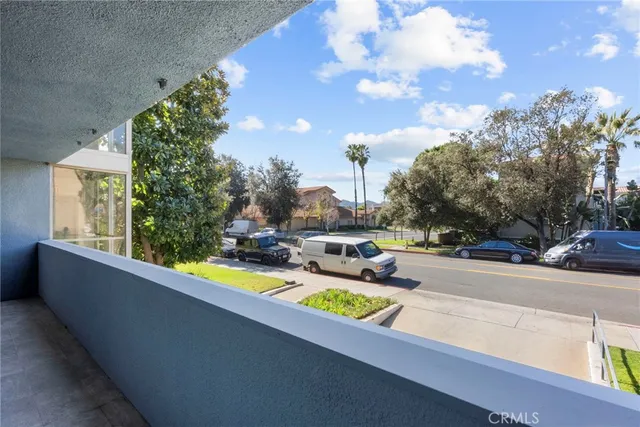 $949,000 | 1126 North Central Avenue, Unit 101, Glendale, CA 91202